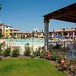 Apartmanhotel Villaggio Sant'andrea 4*