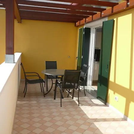 شقة فندقية Villaggio Sant'andrea 4*