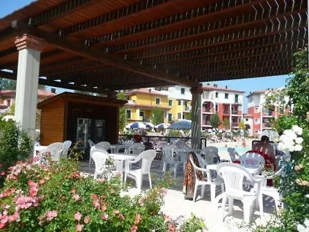 شقة فندقية Villaggio Sant'andrea 4*