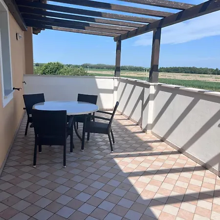 شقة فندقية Villaggio Sant'andrea 4*