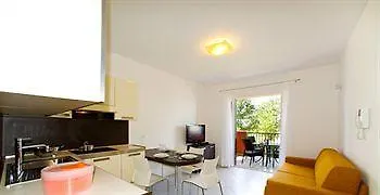 شقة فندقية Villaggio Sant'andrea 4*