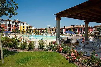 شقة فندقية Villaggio Sant'andrea 4*