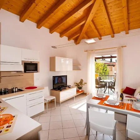 Villaggio Sant'andrea アパートホテル カオルレ