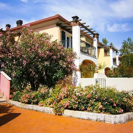 Villaggio Sant'andrea アパートホテル 4*